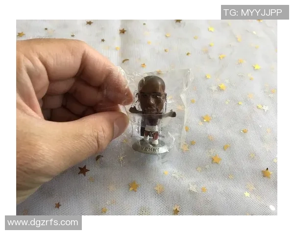 足球手办艺术:探索球星模型背后的精致工艺与收藏价值